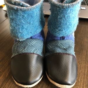Nooks toddler booties size 18-24 months